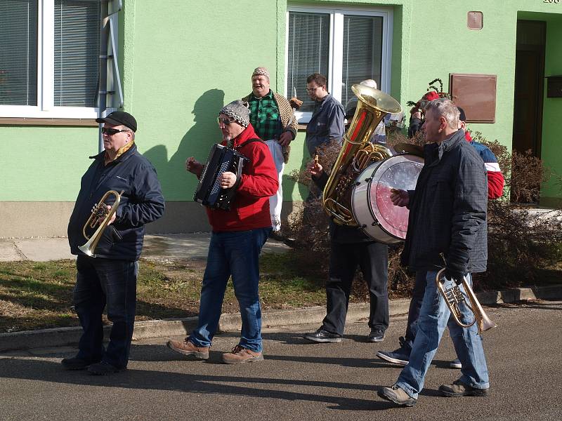 Ve Hvězdlicích oslavili tradiční ostatky.