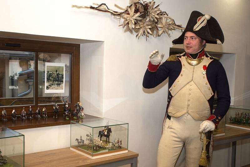 V Kučerově si prohlédli výstavy i vojáky v dobových uniformách.