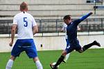 V přípravném utkání na drnovickém stadionu podlehl MFK Vyškov (modré dresy) FK Blansko 1:2.