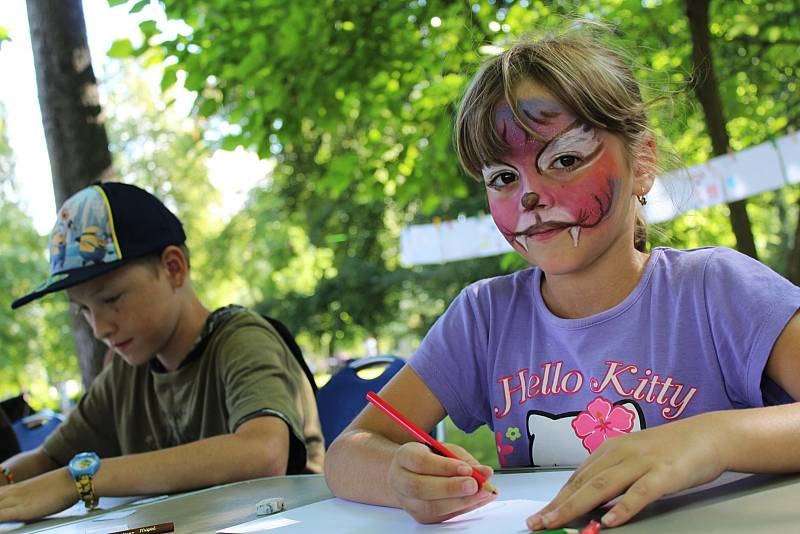 Vyškovský park Smetanovy sady se proměnil v Mini městečko. Děti, které se staly jeho obyvateli, se seznámily s koloběhem peněz. Vydělávaly je na různých stanovištích a pak si za ně nakoupily.