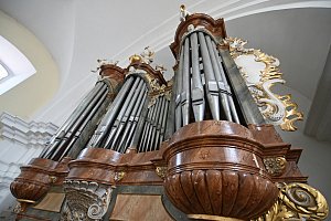 Historické varhany v kostele Nanebevzetí panny Marie v Bučovicích.
