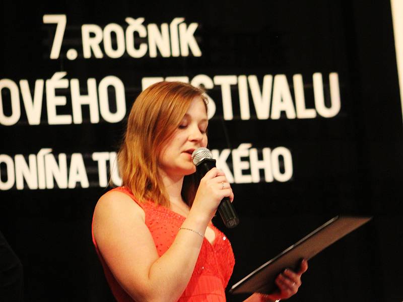 Soutěžní přehlídky se na sedmém ročníku sborového festivalu Dr. Antonína Tučapského ve Vyškově zúčastnilo sedm těles. Z toho dvě z Vyškova.