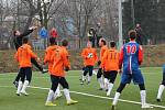 V přípravném utkání prohráli fotbalisté Tatranu Rousínov na umělém trávníku ve Vyškově s divizním FK Blansko 2:6.
