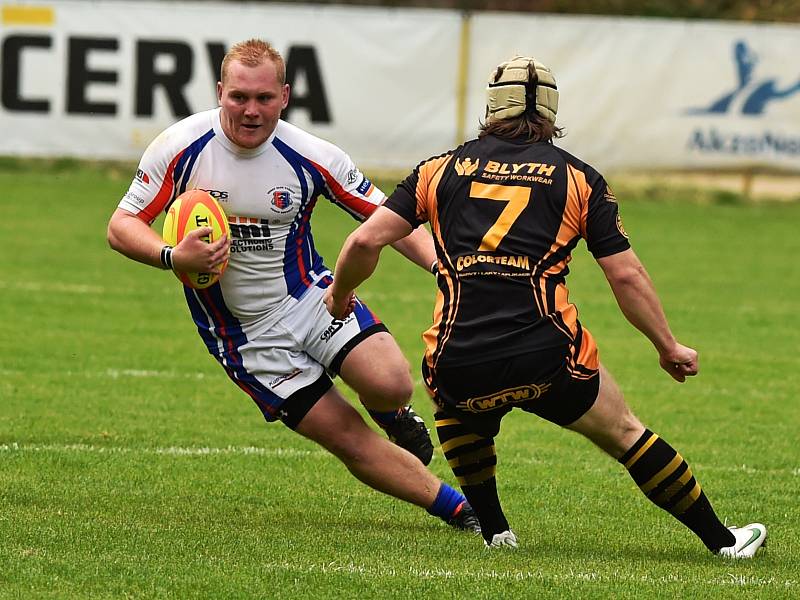 Ve finále play-off extraligy v ragby porazila Praha Praha JIMI Vyškov 41:7.