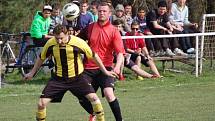 Fotbalisté Branek (červené dresy) doma prohráli s Novým Hrozenkovem 0:4.