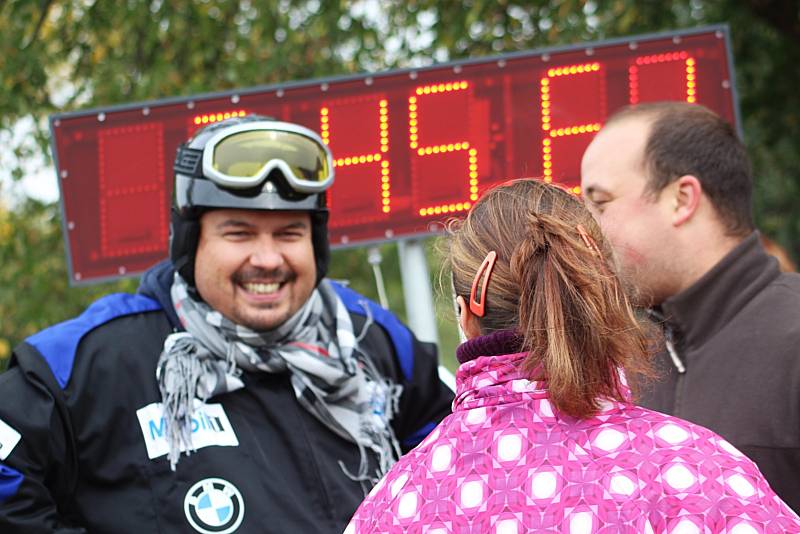 Hrušky poprvé zažily závod 24 minut Le Mans. Na start se se svými malotraktory postavily čtyři týmy, součástí programu byla i soutěž pro děti, a to na odrážedlech.