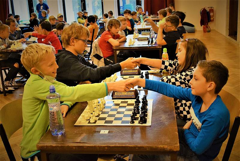 V sobotu 23. října se konal v prostorách SVČ Brno Lužánky šachový turnaj pro děti narozené v roce 2009 a mladší, nazvaný "Open podzimní Brno".