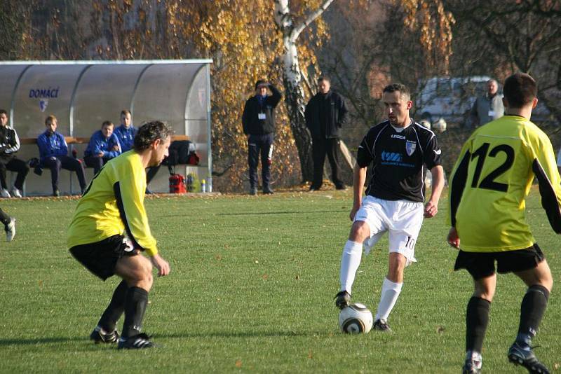 Fotbalové derby Švábenice (v černých dresech) vs. Ivanovice. 