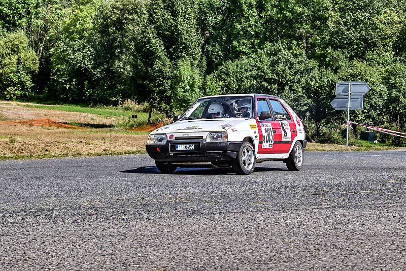 Rally Vyškov se konala o třetím zářijovém víkendu. Na start se postavila stovka posádek. Snímky pocházejí z Topolanska, Račicka a také z depa.