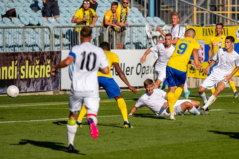 Vyškovští fotbalisté (v bílém) prohráli ve třetím kole FORTUNA:NÁRODNÍ LIGY v Opavě.