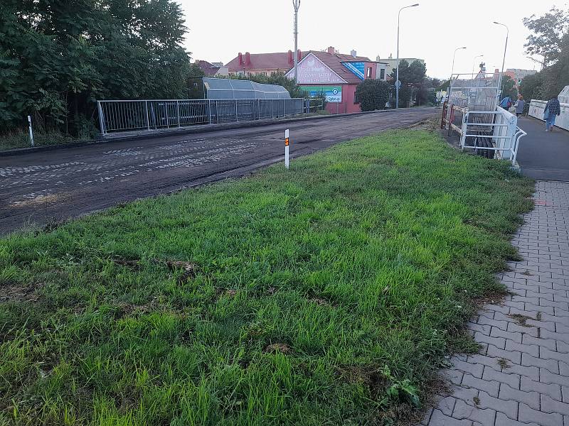 Na mostu v Olomoucké ulici začala rekonstrukce, pro řidiče tady platí uzavírka.