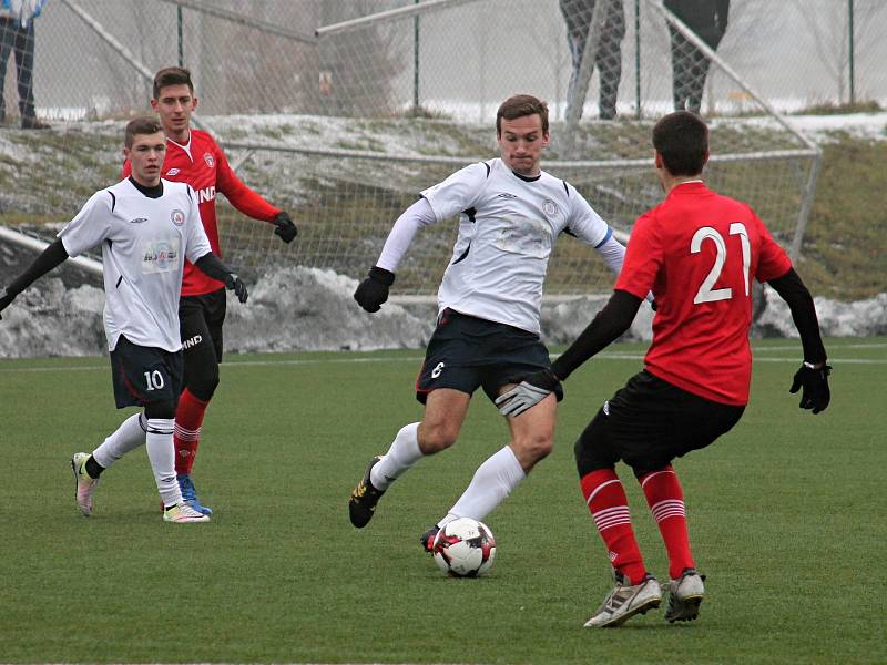 V přípravném fotbalovém utkání dvou účastníků Moravskoslezské ligy porazil MFK Vyškov FK Hodonín vysoko 7:2. Zápas se hrál na vyškovském umělém trávníku.