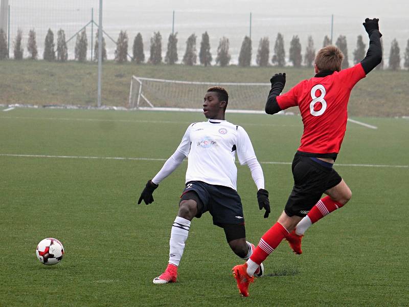 V přípravném fotbalovém utkání dvou účastníků Moravskoslezské ligy porazil MFK Vyškov FK Hodonín vysoko 7:2. Zápas se hrál na vyškovském umělém trávníku.