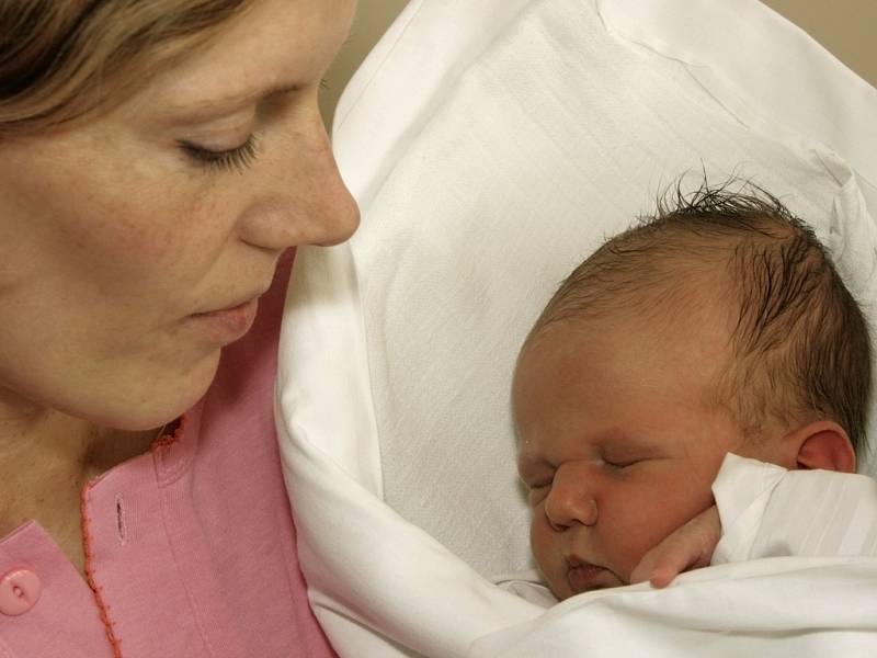 Maminka Frymlová Hana, dítě Vanessa Frymlová, 51cm  3,415 kg narozena 18.3