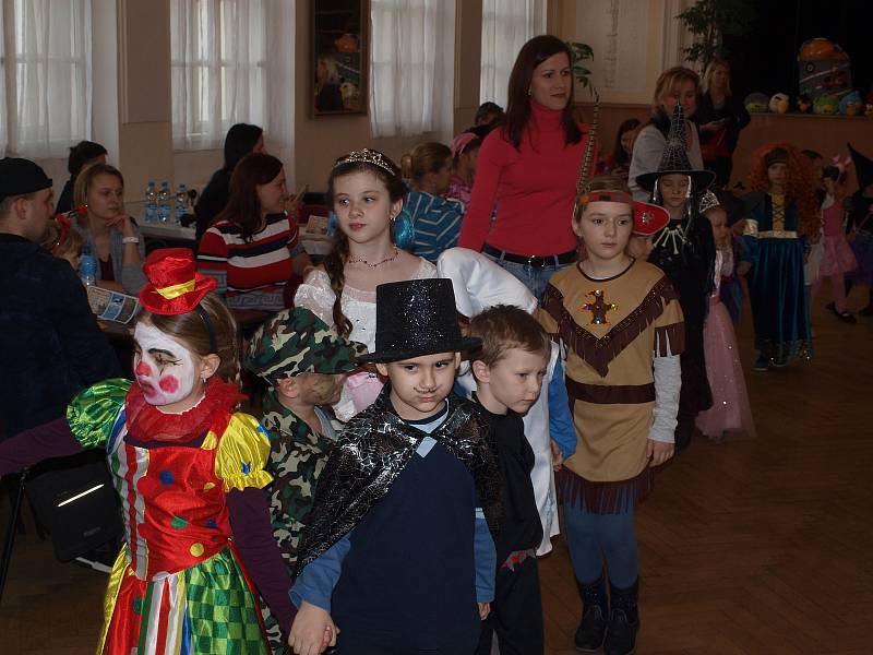 Děti si užily zábavu na tradičním karnevalu.