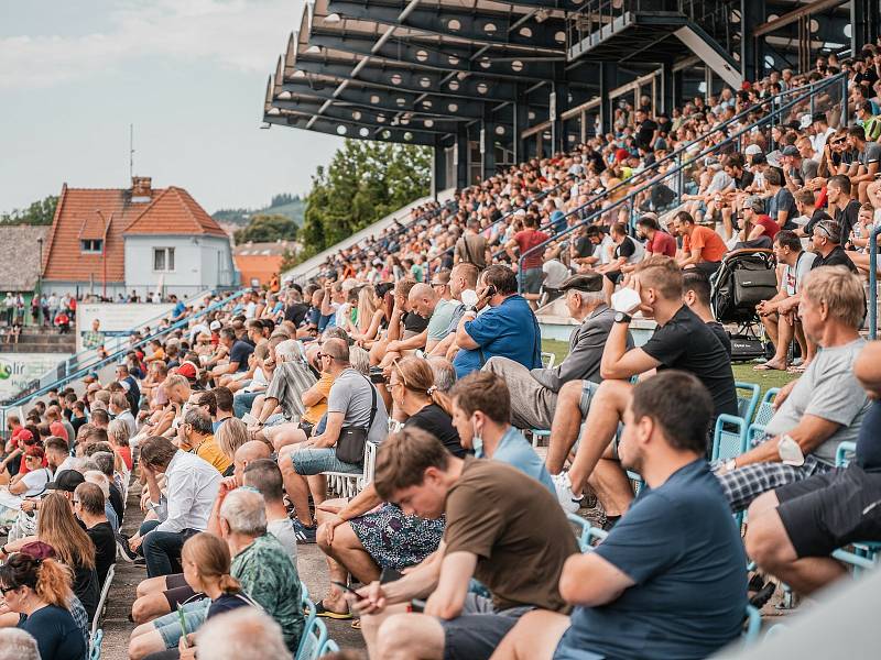 V prvním domácím utkání druhé ligy remizovali fotbalisté Vyškova s Líšní 1:1. Na zápas do Drnovic přišly skoro dvě tisícovky diváků.