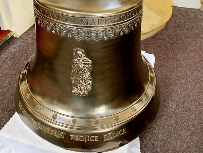 Třetího zvonu se letos dočká farní kostel Nejsvětější Trojice ve vyškovské části Dědice.