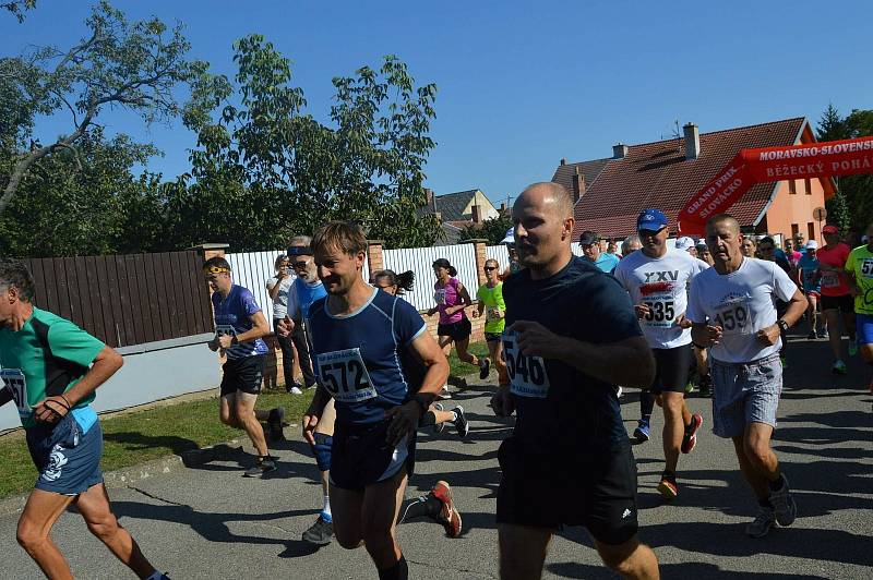 Na  23. ročník Burčákové šestky v Dolních Bojanovicích – dalšího závodu OBL – vyrazilo 28 závodníků z Vyškova.