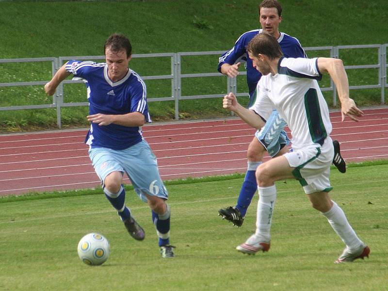 Fotbalisté Vyškova (v modrém) porazili Otrokovice 2:1.