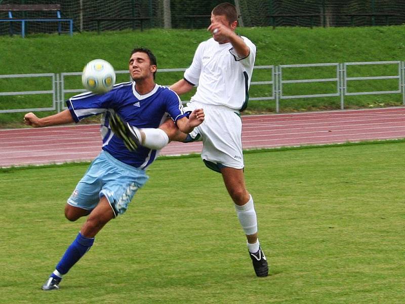 Fotbalisté Vyškova (v modrém) porazili Otrokovice 2:1.