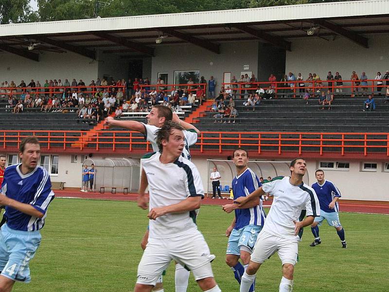 Fotbalisté Vyškova (v modrém) porazili Otrokovice 2:1.