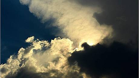 Nebe nad Vyškovem před páteční bouří ve směru od sídliště Osvobození směrem k Drnovicím.