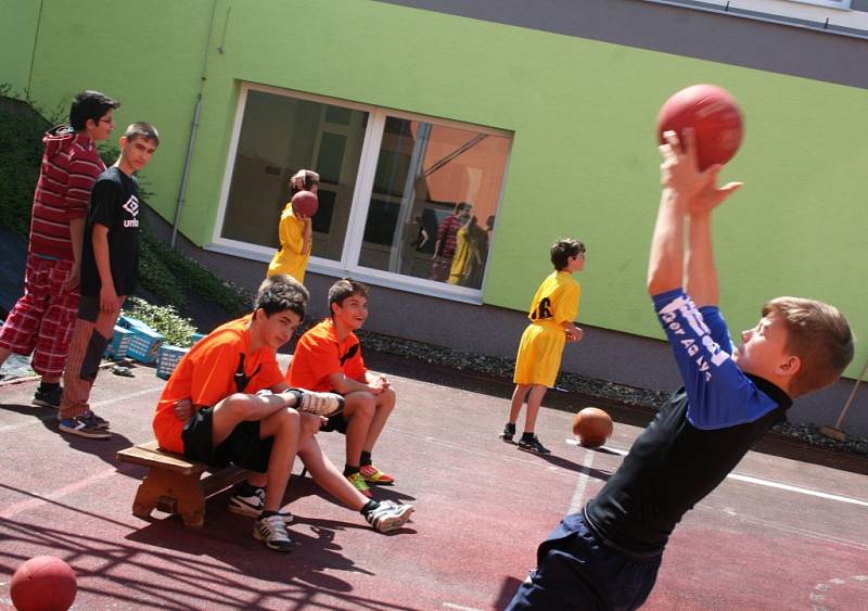 V Bučovicích proběhlo okresní kolo OVOV za účasti bronzové olympioničky a mistryně světa v trojskoku Šárky Kašpárkové. 