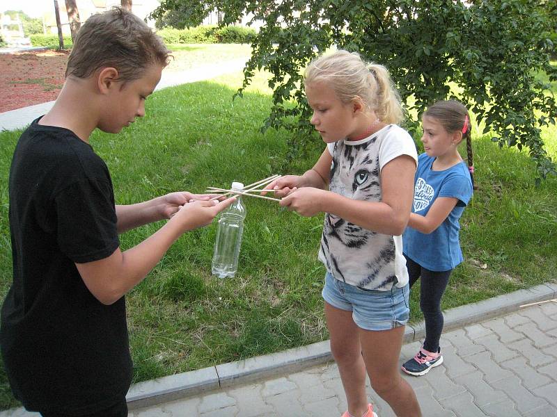 Tábor nazvaný Hry bez hranic byl inspirovaný známou televizní soutěží plnou nástrah a dobrodružství - Pevnost Boyard.