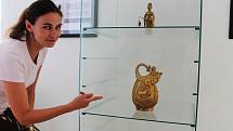 Teprve podruhé můžou Češi vidět výstavu unikátních pokladů z císařské Číny. Po Valticích přišlo na řadu Muzeum Vyškovska.