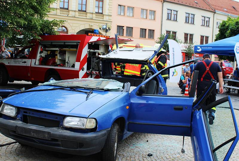 Masarykovo náměstí ve Vyškově ve čtvrtek dopoledne patřilo záchranným složkám. Akce přilákala stovky lidí, dorazili hlavně školáci.