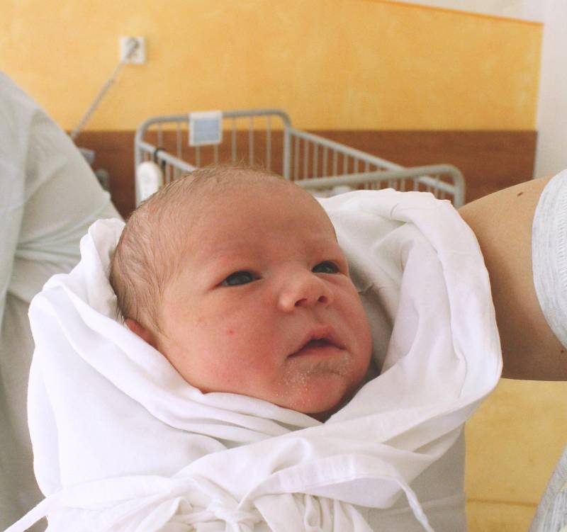 Stanislav Fedytnyk, 52 cm , 4 300 g, 15. února 2017, Brodek u Prostějova, Nemocnice Vyškov.