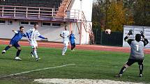 V posledním podzimním mistrovském utkání zvítězil MFK Vyškov B (modré dresy) nad Valticemi 2:0.