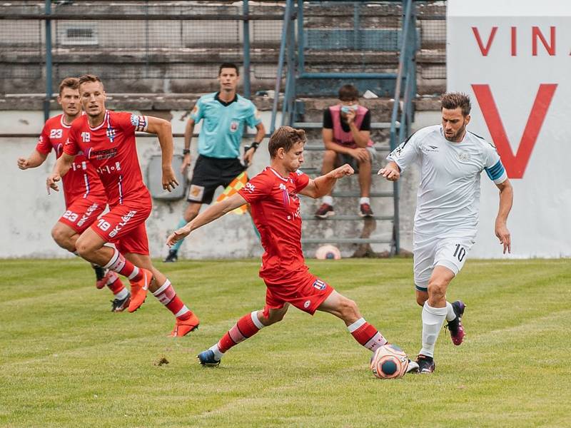 V prvním domácím utkání druhé ligy remizovali fotbalisté Vyškova s Líšní 1:1. Na zápas do Drnovic přišly skoro dvě tisícovky diváků.