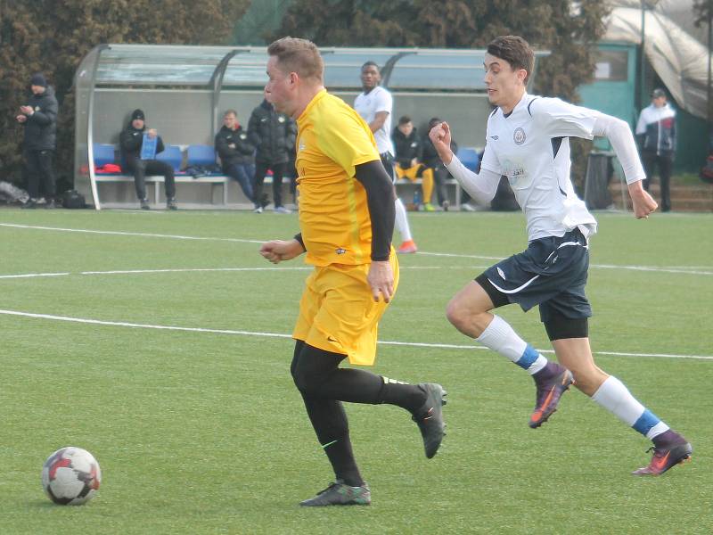 V utkání zimní přípravy porazil třetiligový MFK Vyškov na svém umělém trávníku lídra divize AFK Tišnov 2:1.