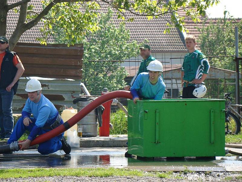 Mladí hasiči z Prus a Boškůvek