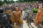 Festival Živé sochy přilákal do slavkovského parku tisíce návštěvníků. Tvůrci z různých zemí předvedli své dechberoucí umění.