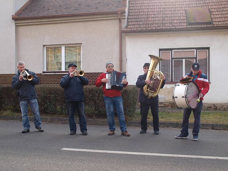 Oslava tradičních ostatků ve Hvězdlicích na Vyškovsku.