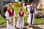 Veselí na svatého Václava. Občané v obci na Vyškovsku oblékli kroje a tančili