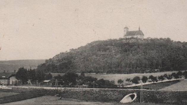 Ve věži kostela svatého Martina našli Lulečtí v tubusu odkaz z roku 1907.