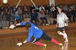 Ve vyškovském derby futsalové divize E porazil Pivovar Vyškov Lazor-Domus vysoko 12:5.