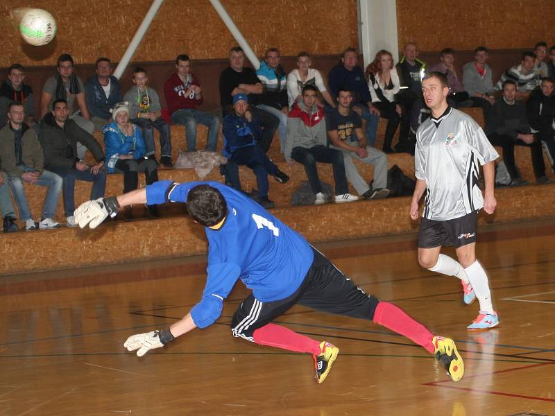 Ve vyškovském derby futsalové divize E porazil Pivovar Vyškov Lazor-Domus vysoko 12:5.