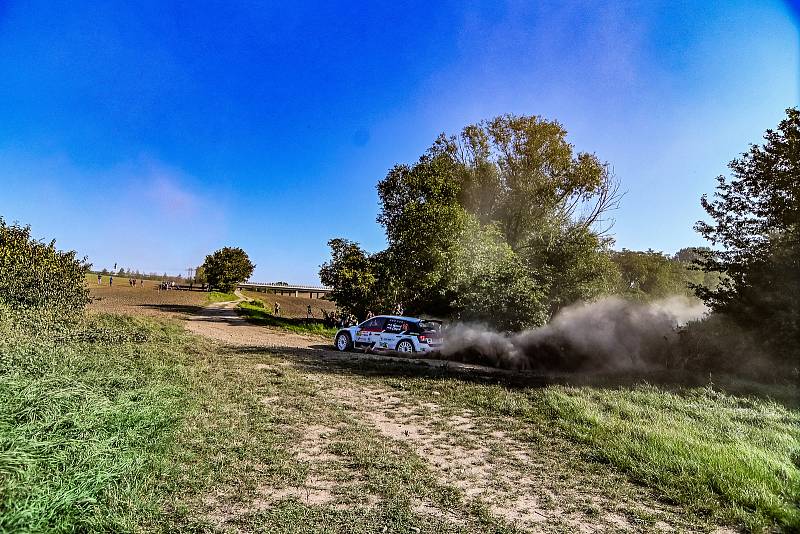 Rally Vyškov se konala o třetím zářijovém víkendu. Na start se postavila stovka posádek. Snímky pocházejí z Topolanska, Račicka a také z depa.