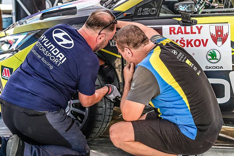 Rally Vyškov se konala o třetím zářijovém víkendu. Na start se postavila stovka posádek. Snímky pocházejí z Topolanska, Račicka a také z depa.