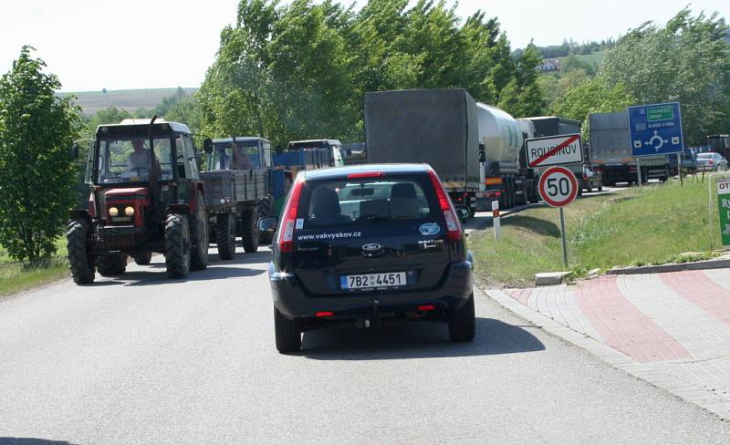 V Rousínově během protestů kolabovala doprava.