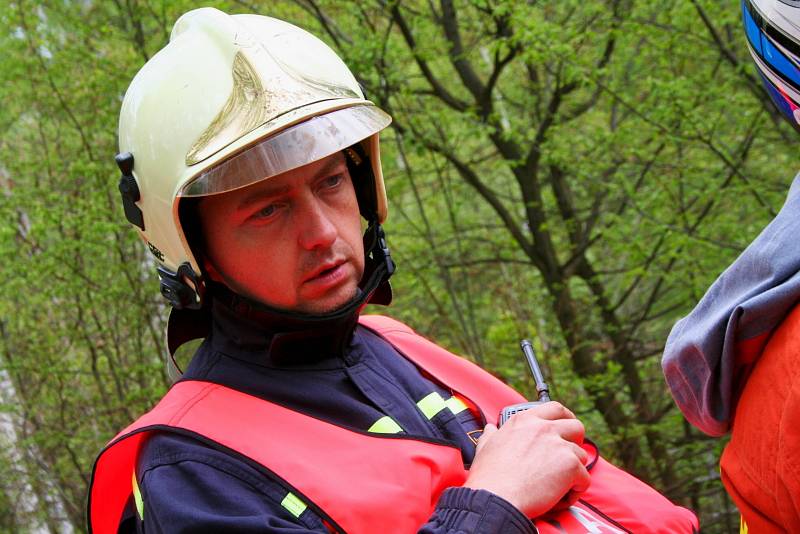 Taktické cvičení hasičů z Jihomoravského a Olomouckého kraje ve Vojenském újezdu Březina u Vyškova.
