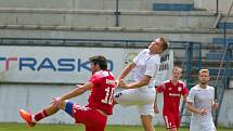 Fotbalisté Vyškova si Uničovem vyzkoušeli své nové domácíprostředí pro II. ligy na stadionu v Drnovicích.