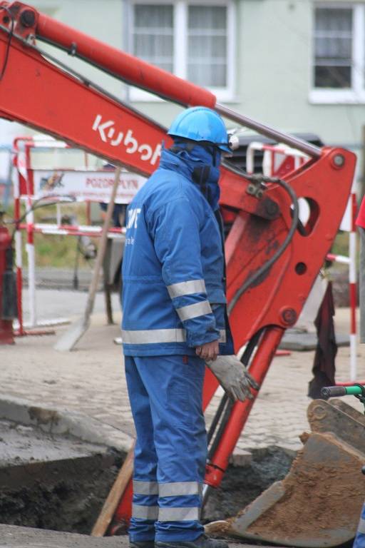 Kvůli úniku plynu na Smetanově nábřeží ve Vyškově museli hasiči evakuovat zhruba 250 lidí.