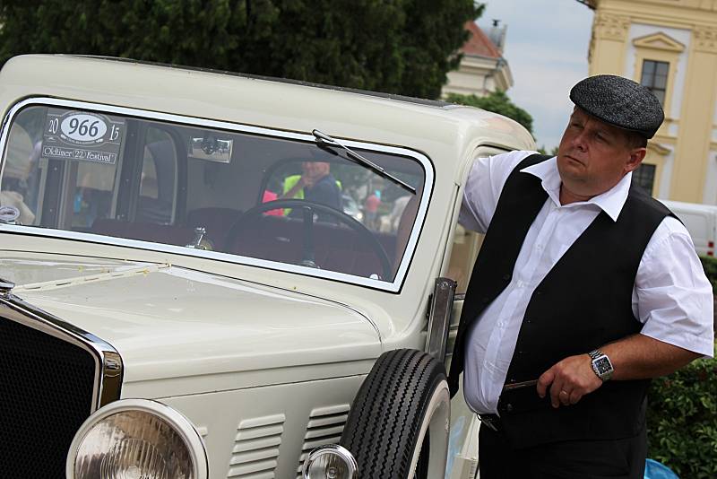 Slavkovský zámecký park hostil 22. ročník Oldtimer festivalu.