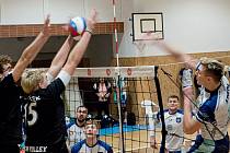 První polovinu I. ligy uzavřeli volejbalisté Sokola Bučovice domácím hladkým vítězstvím nad Blue Volley Ostrava 3:0 a postoupili na první místo tabulky.