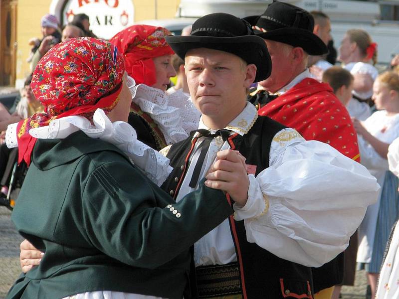 Na Masarykově náměstí ve Vyškově lidé právě slavili Hanácký den.